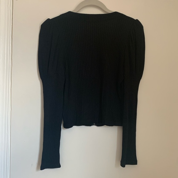 Black Ribbed V-Neck Button-Up Top - Picture 8 of 9